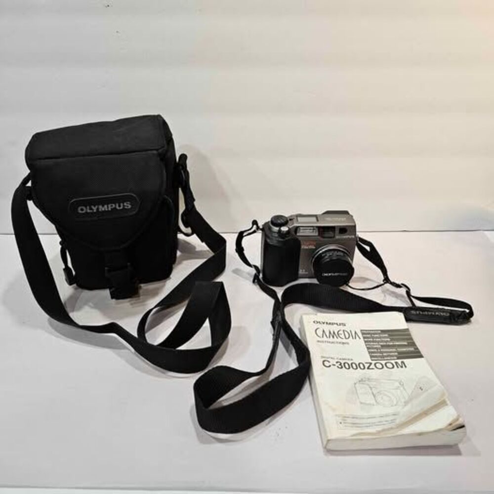 Olympus C-3000ZOOM Digital Camera Set
